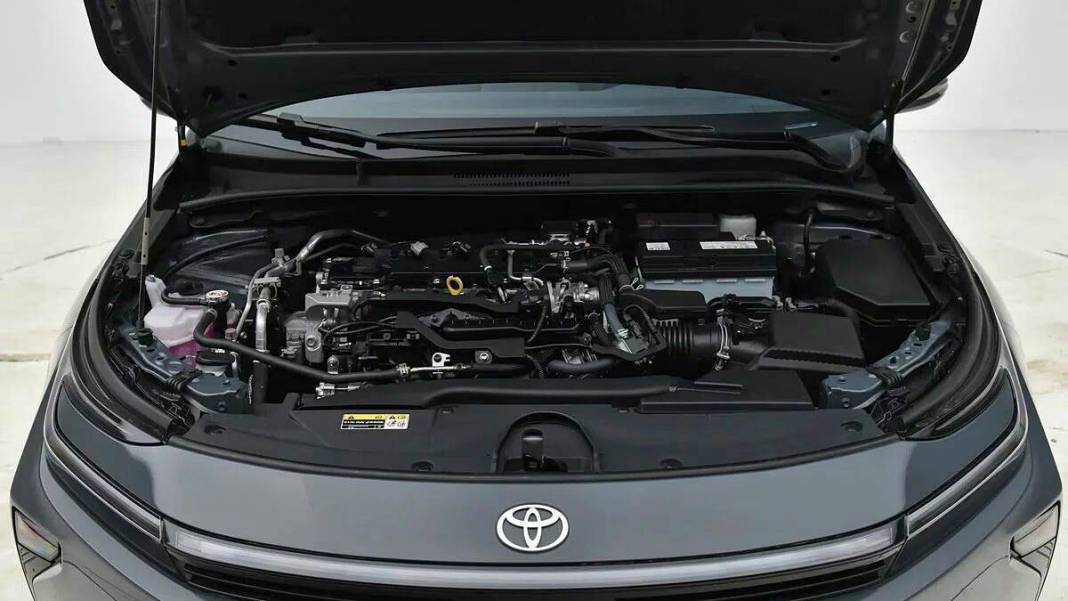 Yakıt cimrisi Corolla'nın yeni yüzü göründü! Toyota'nın yeni sedan kralı sahnede 11